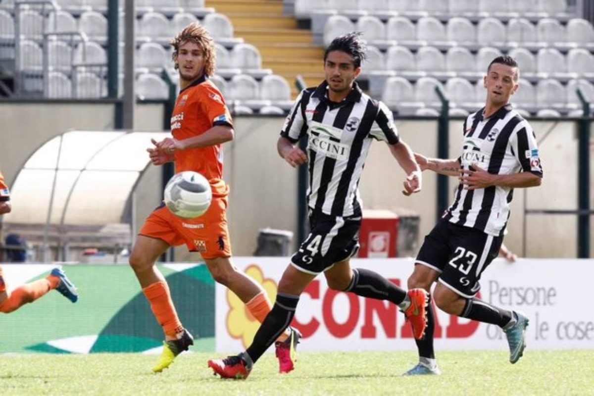 Finisce 1-1. Bianconeri sotto nel primo tempo per il gol di Colombo. Ad inizio ripresa il pari di Vassallo, prima del rosso a D’Ambrosio